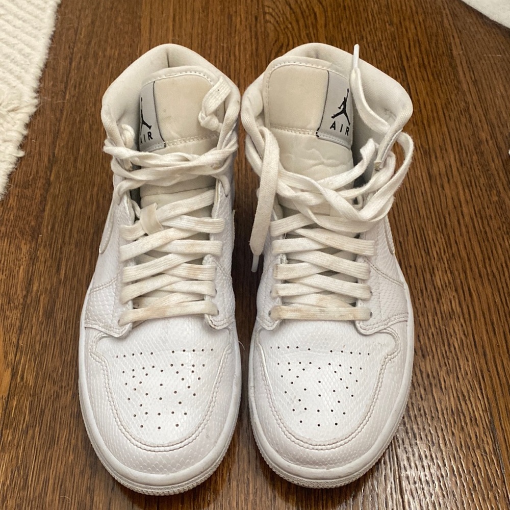 Air Jordan Mid